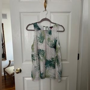 Vince Camuto Palm Leaf Print Sleeveless Blouse Top Keyhole Tie Closure M